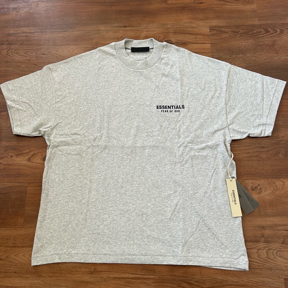 New Authentic Fear of God Essentials Men's Light Gray FW24 T-Shirt Size M